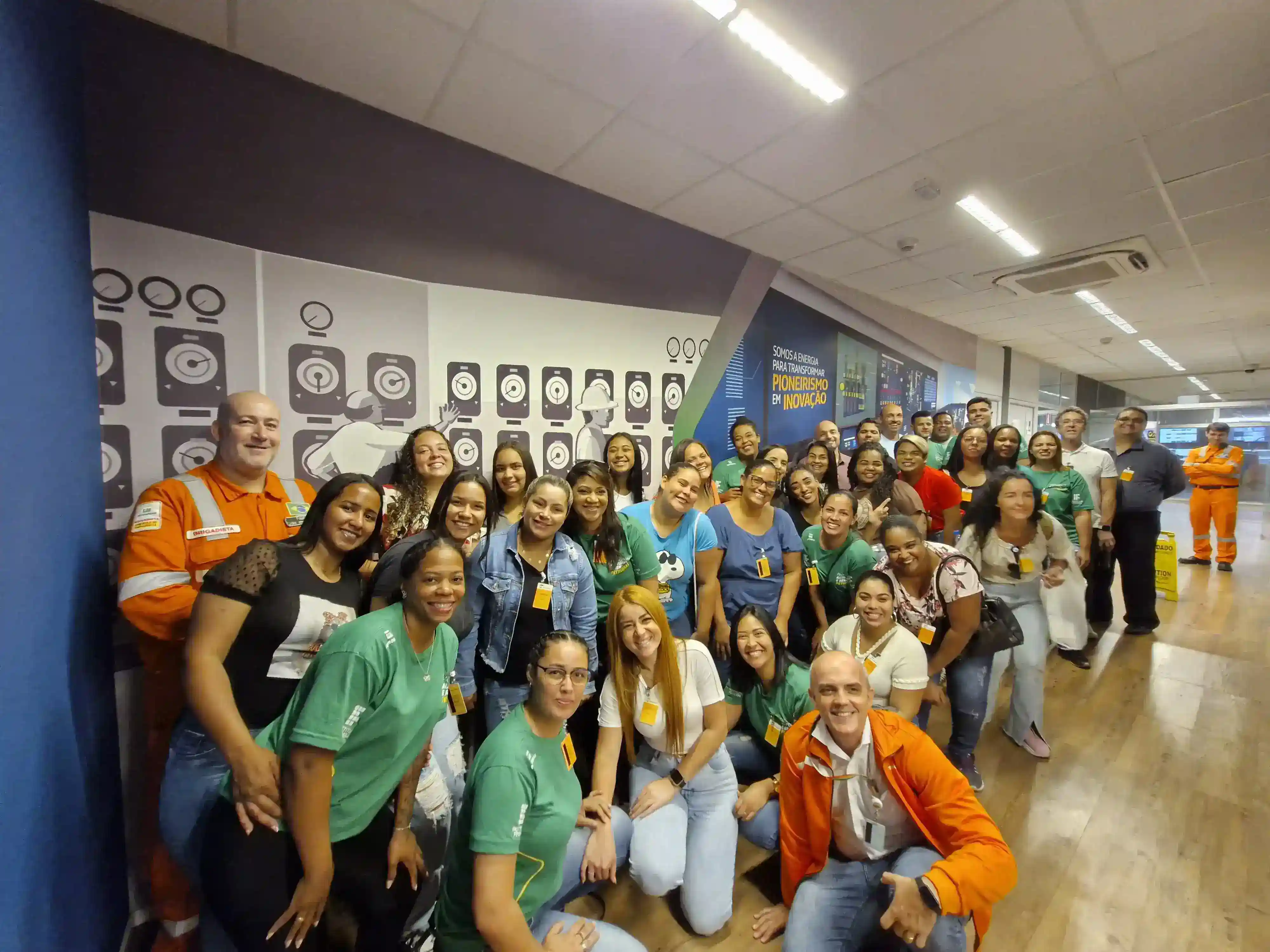 Imagem dos estudantes do Programa Autonomia e Renda em visita à refinaria Presidente Bernardes (RPBC)