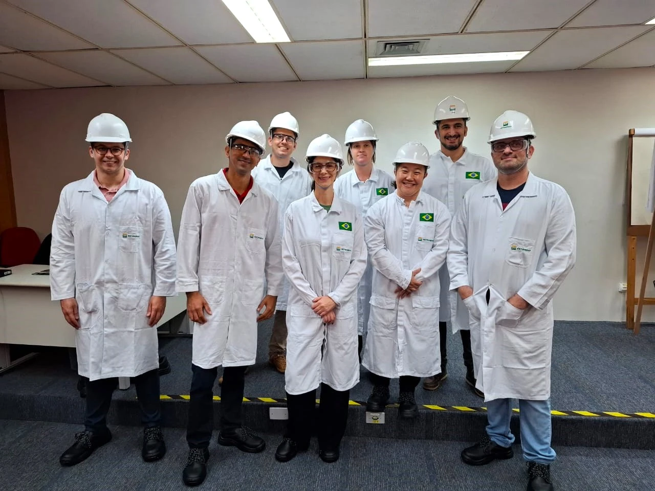 Imagem da equipe da oficina de turbomáquinas da Petrobras